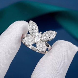 ホワイトゴールド✨10Pダイヤリング0.5ct✨素敵デザイン美品✨