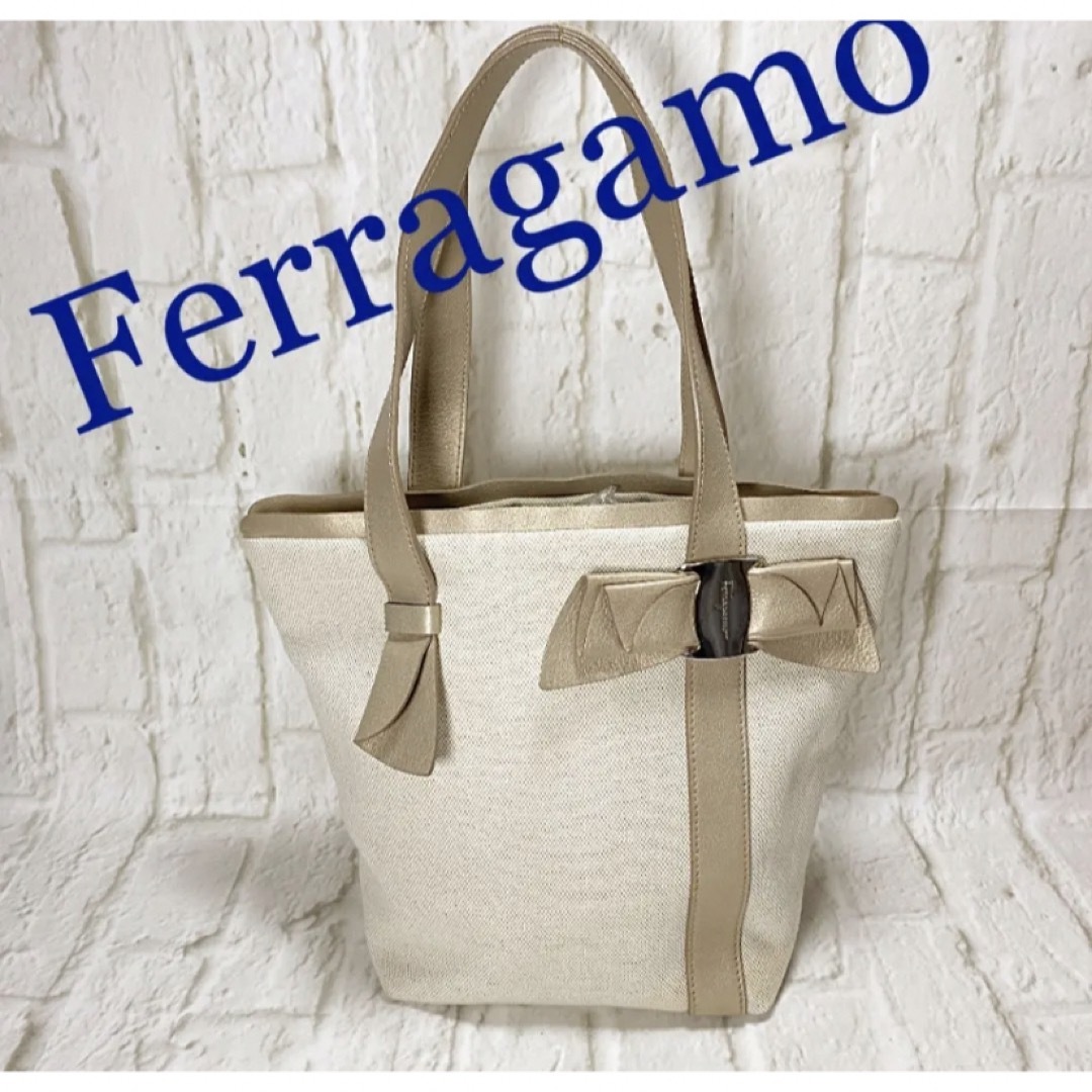 Salvatore Ferragamo(サルヴァトーレフェラガモ)のフェラガモ　Ferragamo ヴァラリボン　トートバッグ　ハンドバッグ レディースのバッグ(トートバッグ)の商品写真