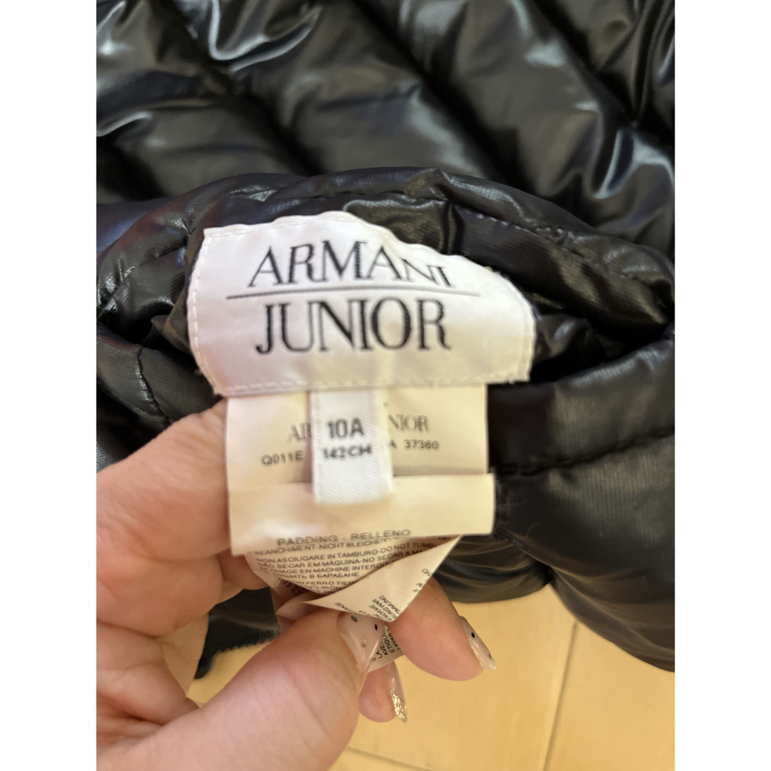 ARMANI JUNIOR(アルマーニ ジュニア)のアルマーニジュニアダウンベスト10A142サイズ キッズ/ベビー/マタニティのキッズ服男の子用(90cm~)(ジャケット/上着)の商品写真
