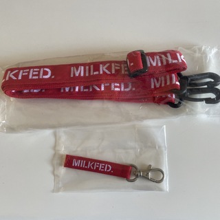 ミルクフェド(MILKFED.)のミルクフェド　ショルダーバッグの肩ひもとチャーム(ショルダーバッグ)