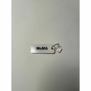 モマ(MOMA)のMoMA / キーホルダー★BLACK / WHITE★MoMA美術館購入(キーホルダー)