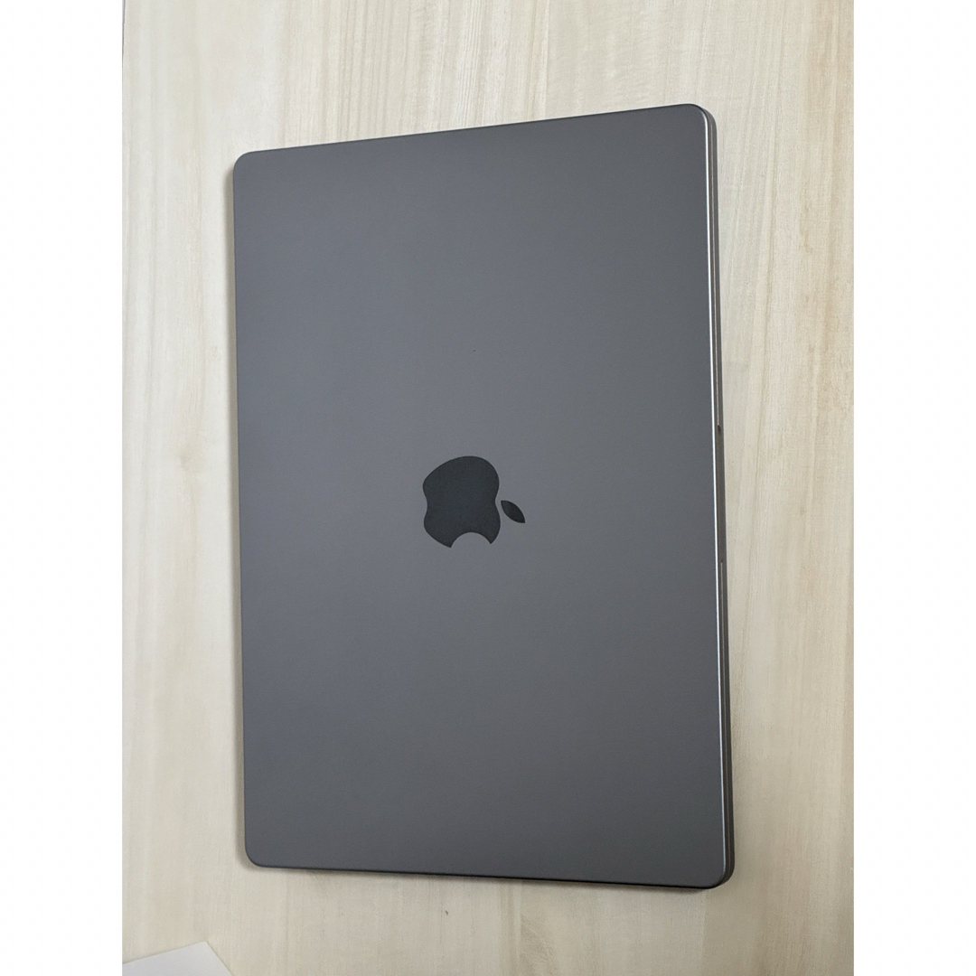 美品　Macbook Pro M2 14インチ 2023 スペースグレイ