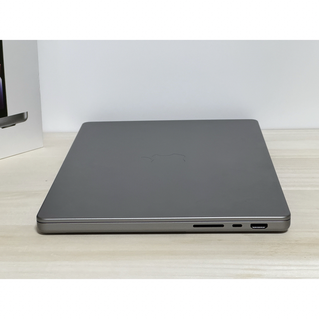 美品　Macbook Pro M2 14インチ 2023 スペースグレイ