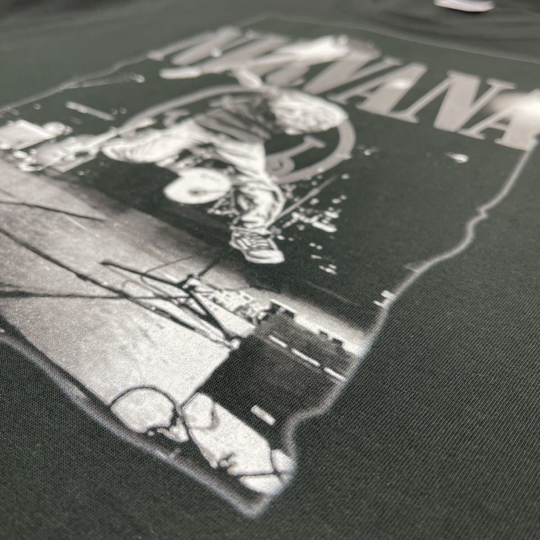 新品 NIRVANA ニルヴァーナ カートコバーン スマイリーロゴ Tシャツの