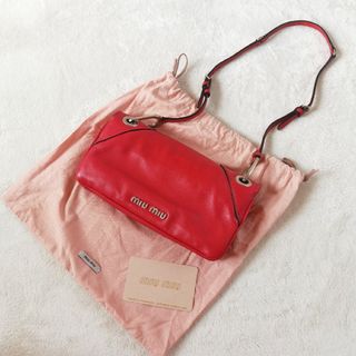 ミュウミュウ バッグ(レッド/赤色系)の通販 100点以上 | miumiuの