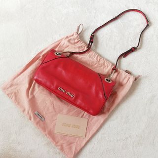 ミュウミュウ バッグ（レッド/赤色系）の通販 100点以上 | miumiuの 