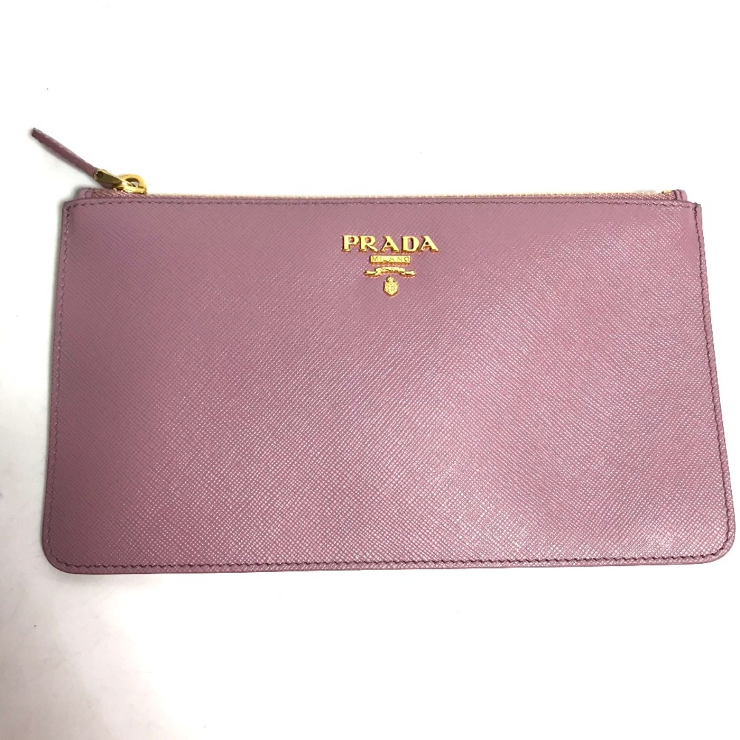 PRADA(プラダ)のプラダ PRADA ロゴ メイクポーチ 化粧 フラットポーチ ポーチ サフィアーノレザ－ ピンク系 レディースのファッション小物(ポーチ)の商品写真