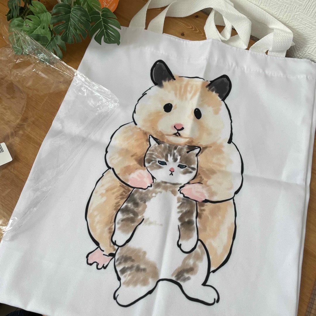 猫さんとハムスター　トートバッグ　新品 レディースのバッグ(トートバッグ)の商品写真