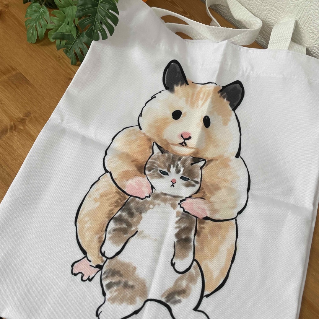 猫さんとハムスター　トートバッグ　新品 レディースのバッグ(トートバッグ)の商品写真