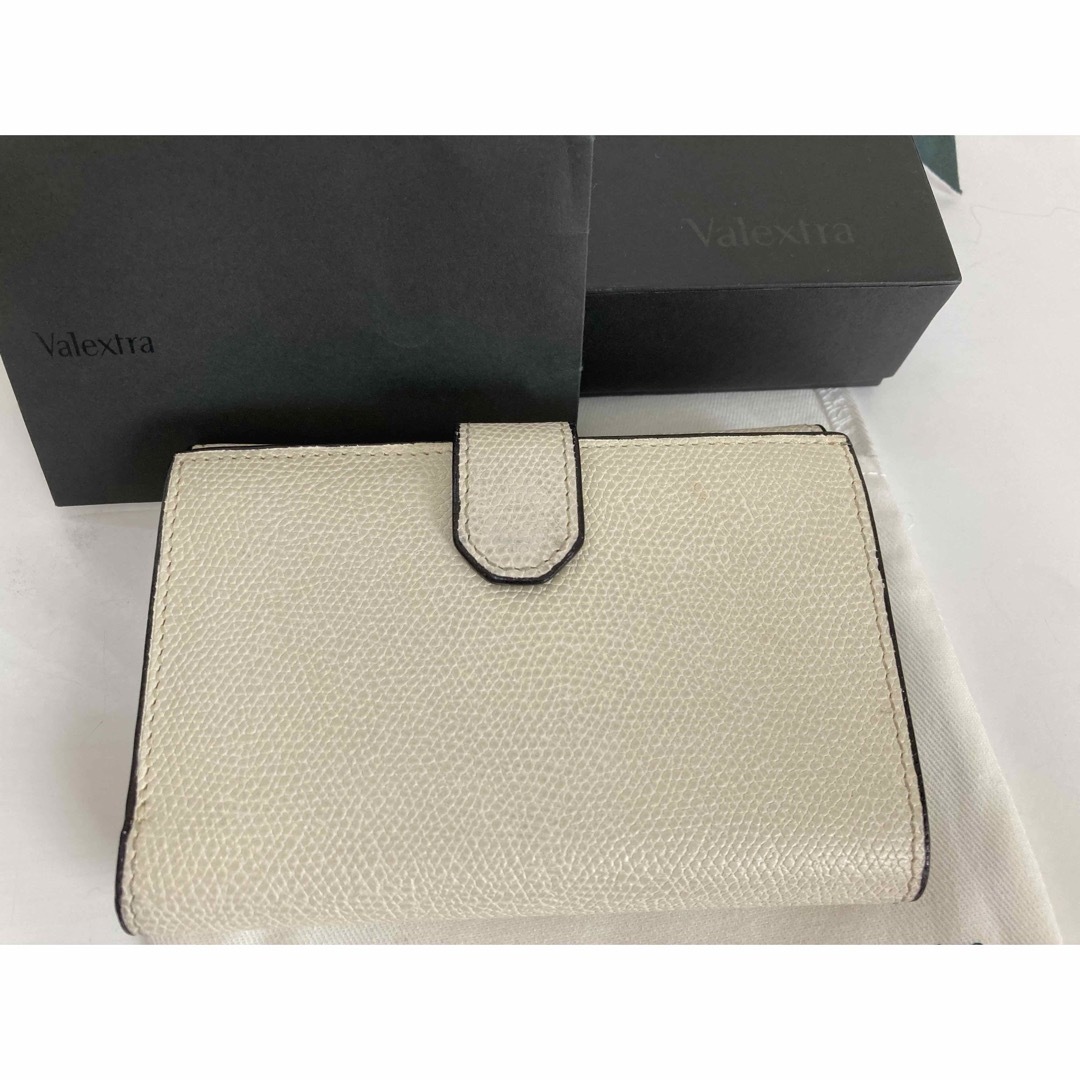 ヴァレクストラ 二つ折り コンパクト 財布 定価121,000円 ヴァレクストラ 二つ折り コンパクト 財布 定価121,000円