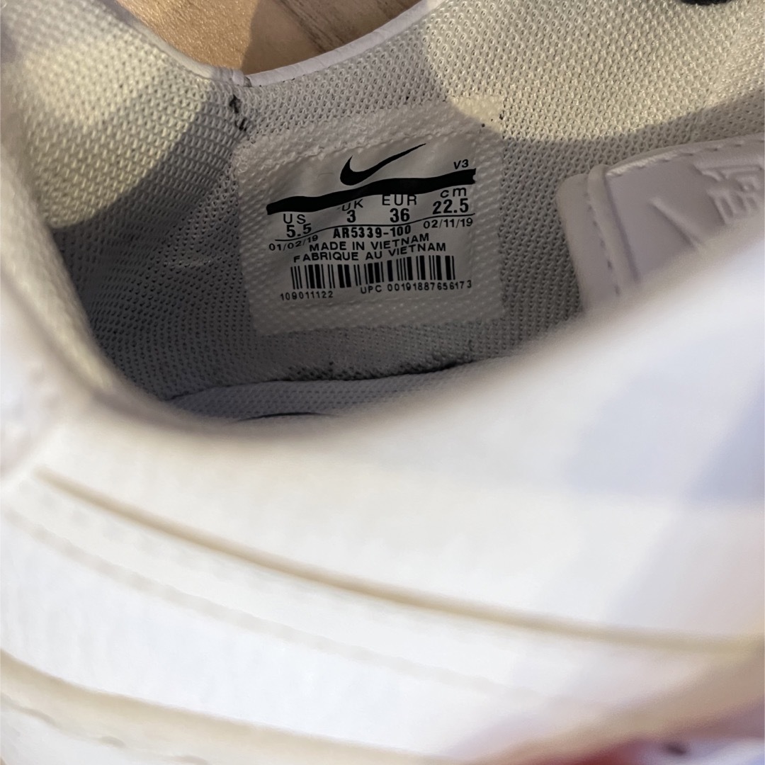 NIKE(ナイキ)の専用　ar5339-100ナイキ エア フォース 1 セージ LOW レディースの靴/シューズ(スニーカー)の商品写真