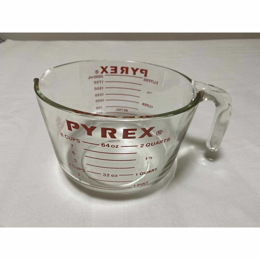 Pyrex(パイレックス)の【貴重品】パイレックス　PYREX 2,000mlメジャーカップ インテリア/住まい/日用品のキッチン/食器(調理道具/製菓道具)の商品写真