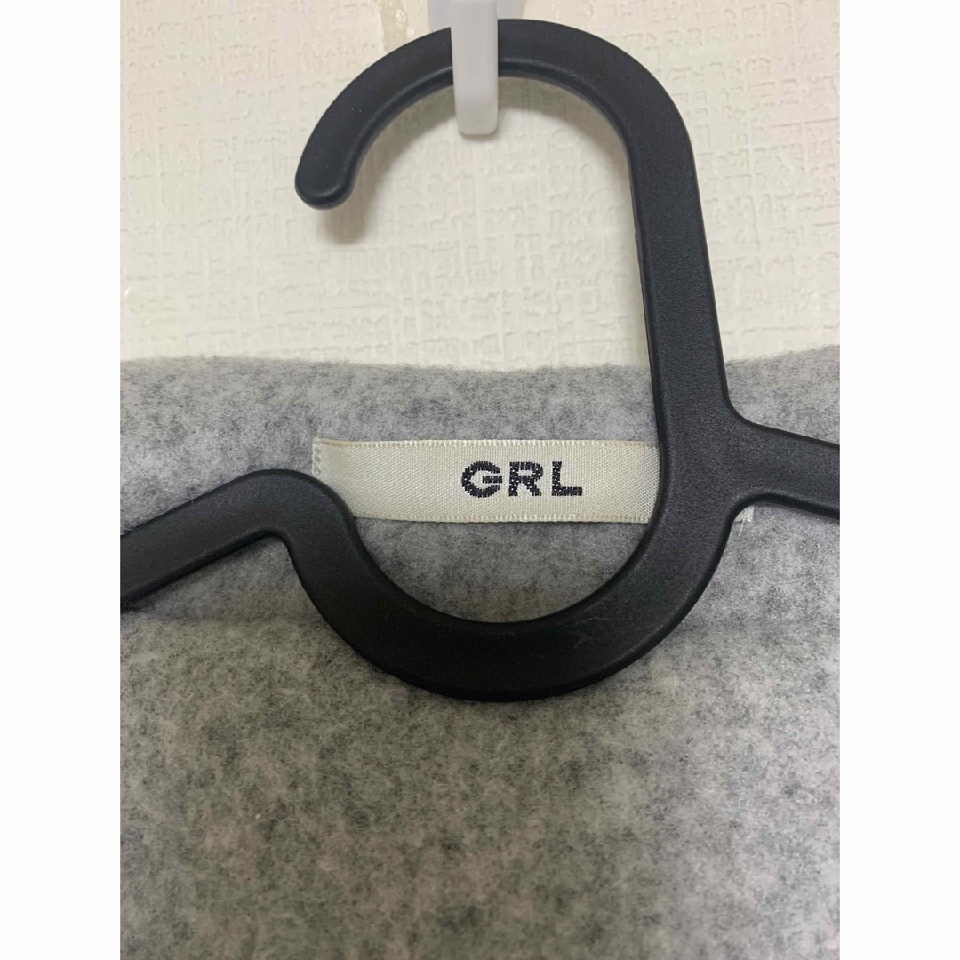 GRL(グレイル)のGRL コート ファーポケット フード付き ダブルボタン ロングコート 膝丈 レディースのジャケット/アウター(ロングコート)の商品写真