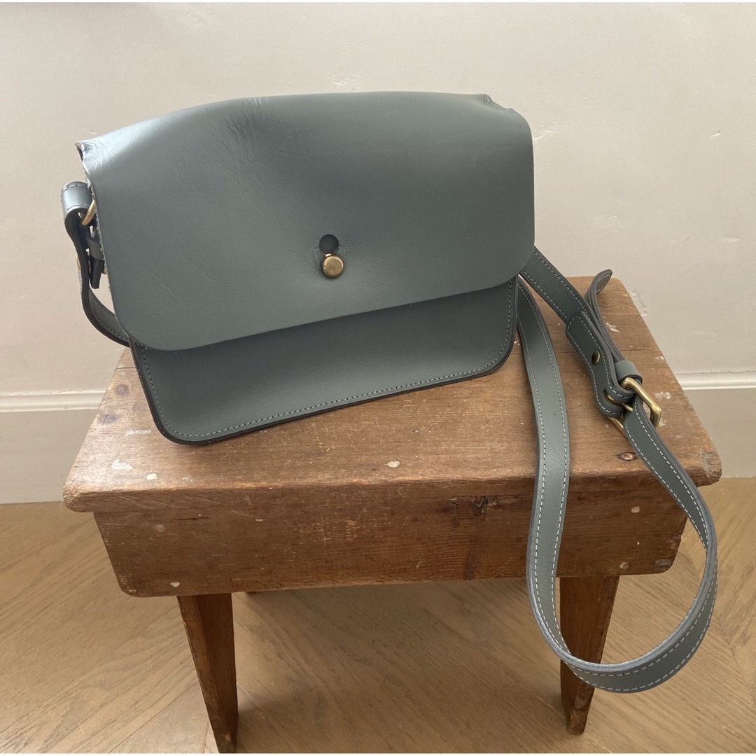 Bshop(ビショップ)のMimi Robinレザーショルダーバッグ⭐︎グレー レディースのバッグ(ショルダーバッグ)の商品写真