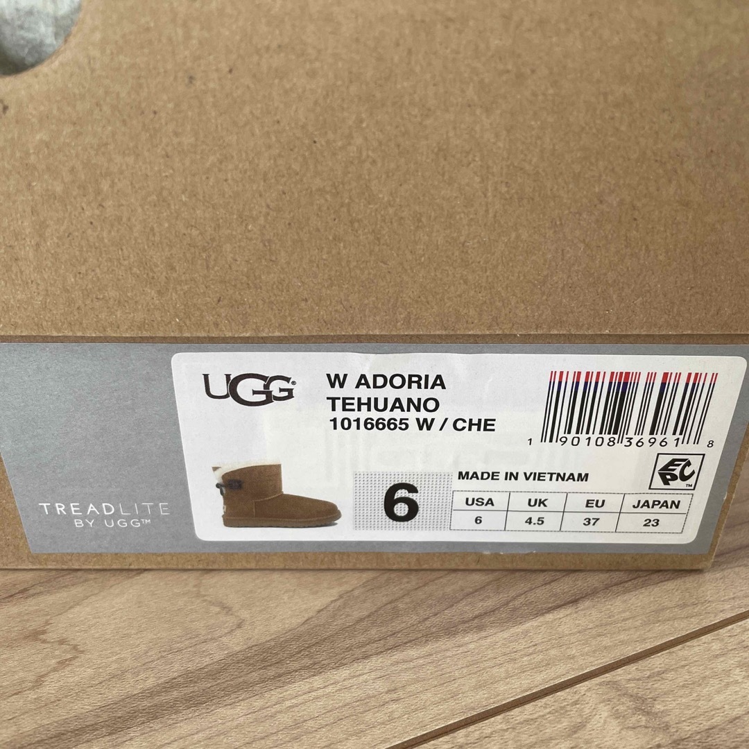 UGG(アグ)の新品未使用 UGG ショートムートンブーツ レディースの靴/シューズ(ブーツ)の商品写真