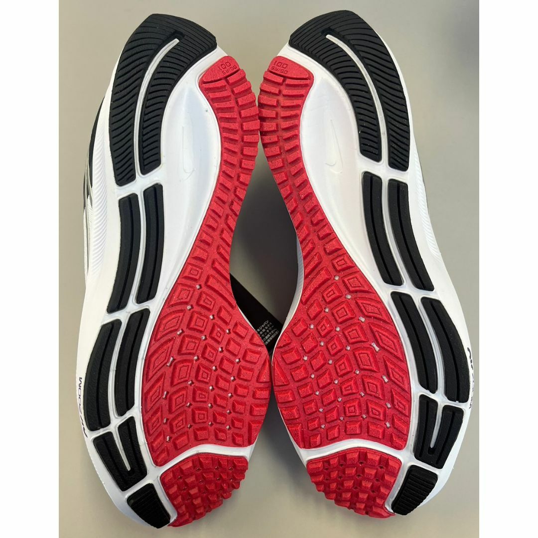 NIKE - 新品 ナイキ レディース ズームペガサス38 白 黒 24.0cmの通販