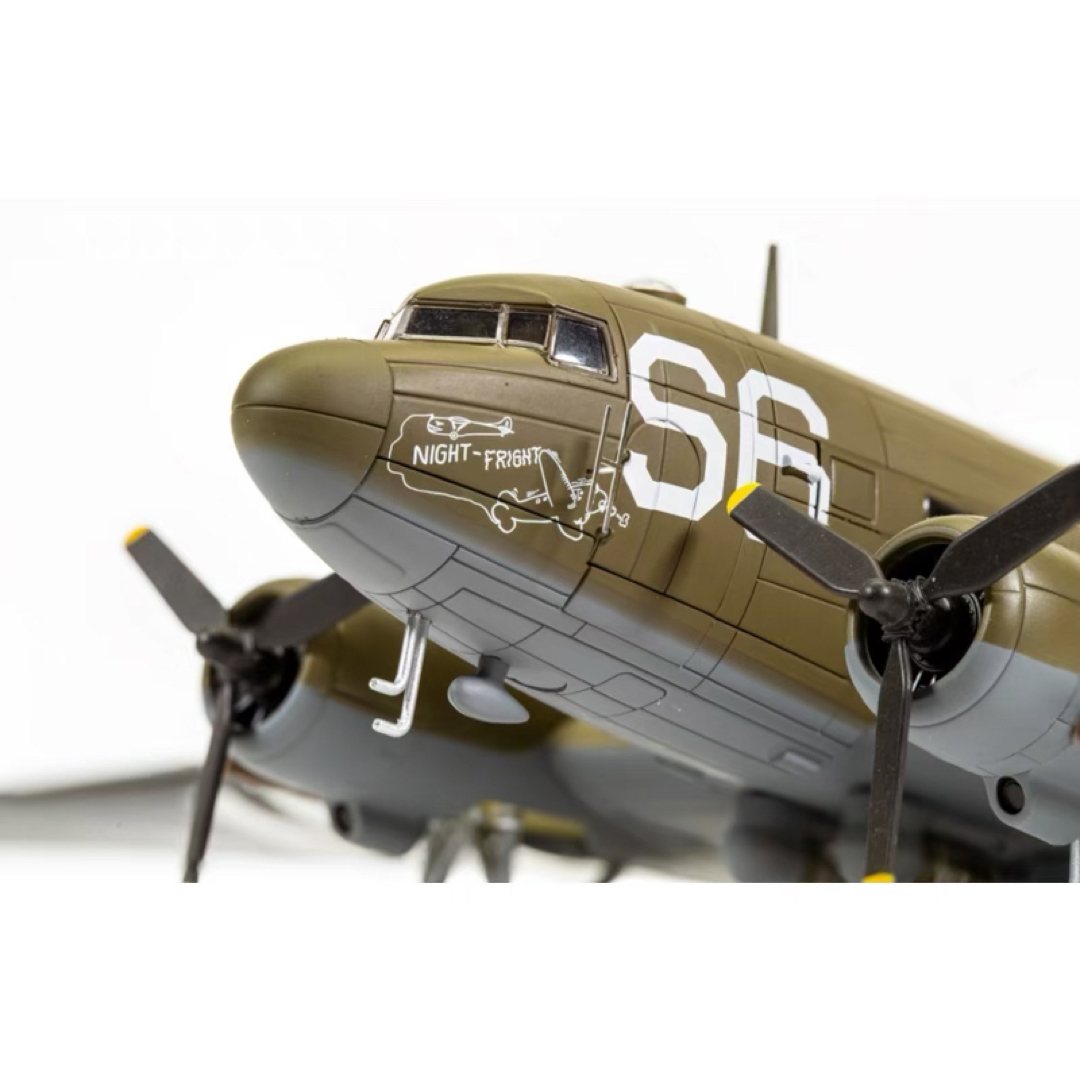CORGI(コーギ)のcorgi コーギー　ダグラス C-47A 1944年6月5/6日　1/72  エンタメ/ホビーのおもちゃ/ぬいぐるみ(模型/プラモデル)の商品写真