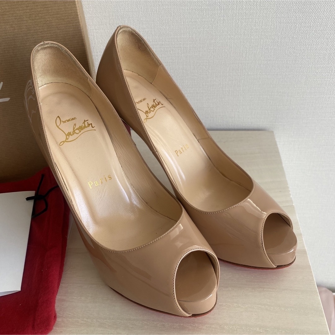 Christian Louboutin(クリスチャンルブタン)の美品★ Christian Louboutin  120　PATENT　CALF レディースの靴/シューズ(ハイヒール/パンプス)の商品写真