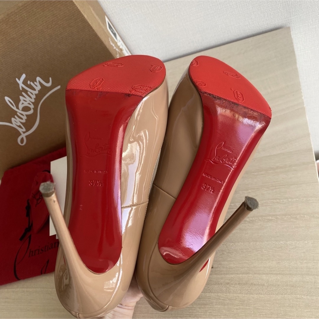 Christian Louboutin(クリスチャンルブタン)の美品★ Christian Louboutin  120　PATENT　CALF レディースの靴/シューズ(ハイヒール/パンプス)の商品写真