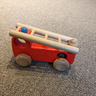 ボーネルンド(BorneLund)のボーネルンド　木の玩具　消防車(ミニカー)