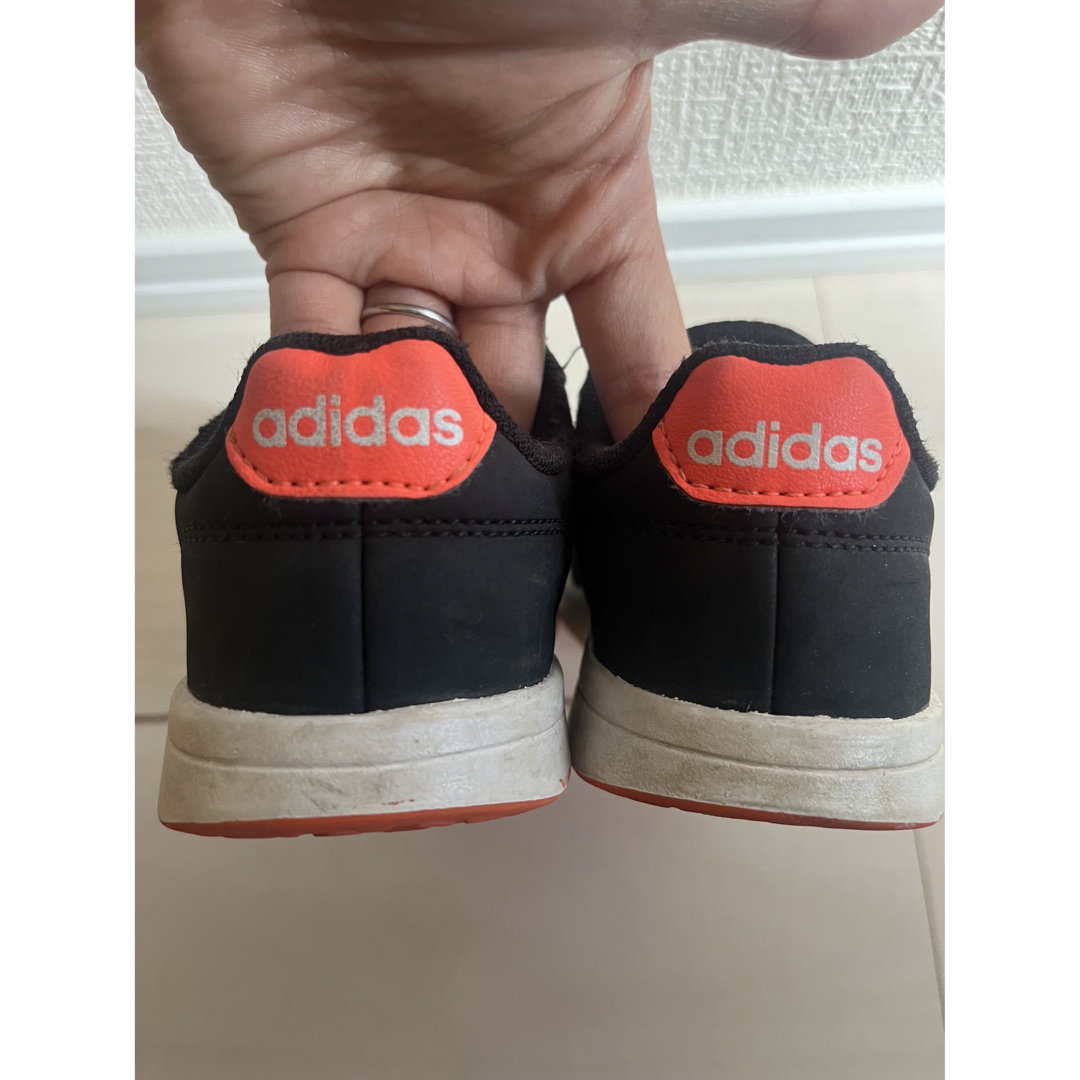 adidas(アディダス)のadidas こども　靴　14センチ キッズ/ベビー/マタニティのベビー靴/シューズ(~14cm)(スニーカー)の商品写真