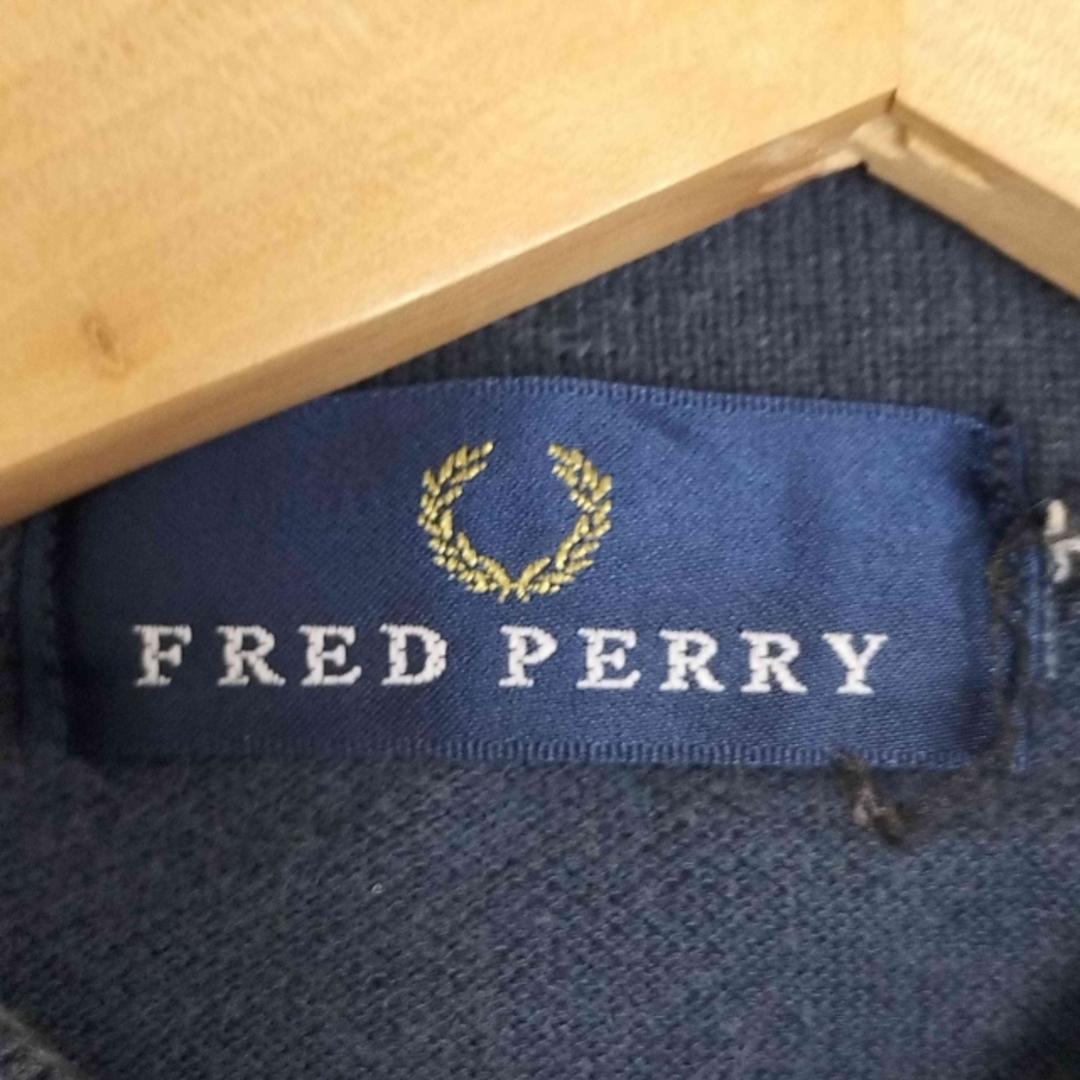 FRED PERRY(フレッドペリー)のFRED PERRY(フレッドペリー) ロゴ刺繍 ヘムライン ポロシャツ メンズ メンズのトップス(ポロシャツ)の商品写真