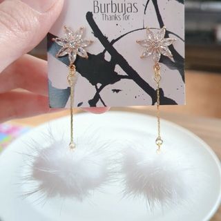 【ハンドメイド】Snow Flower(ピアス)