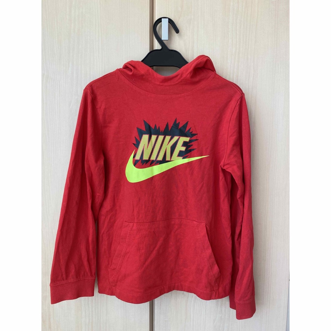 NIKE(ナイキ)のNIKEナイキ　長袖パーカートップス キッズ/ベビー/マタニティのキッズ服男の子用(90cm~)(Tシャツ/カットソー)の商品写真