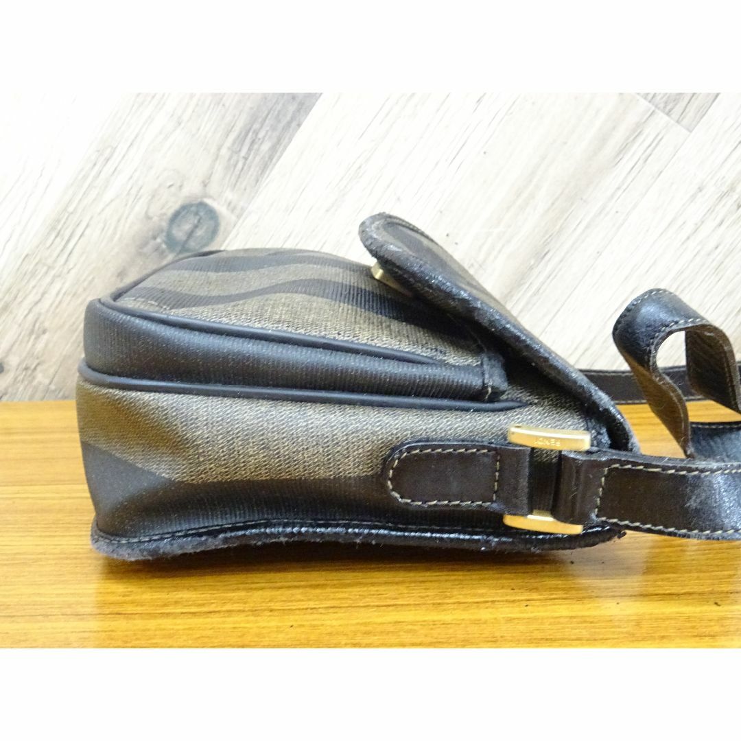 FENDI(フェンディ)のK博ニ004/ FENDI ショルダーバッグ PVC レザー レディースのバッグ(ショルダーバッグ)の商品写真