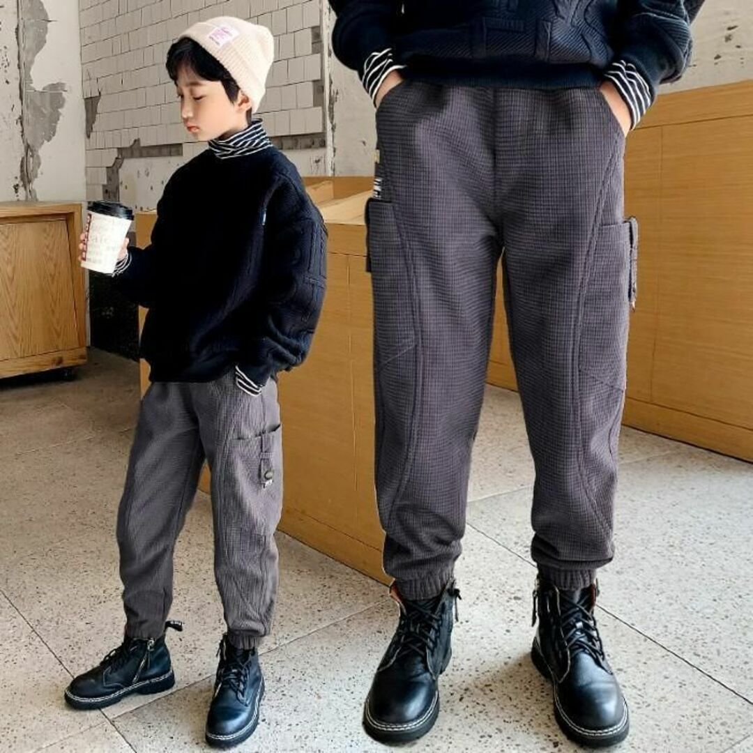 170 ロング丈 ボトムス カーゴパンツ 男の子 長ズボン 韓国 グレー キッズ/ベビー/マタニティのキッズ服男の子用(90cm~)(パンツ/スパッツ)の商品写真