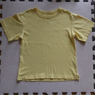 ユニクロ(UNIQLO)のユニクロ　Tシャツ　120cm　イエロー　黄色(Tシャツ/カットソー)