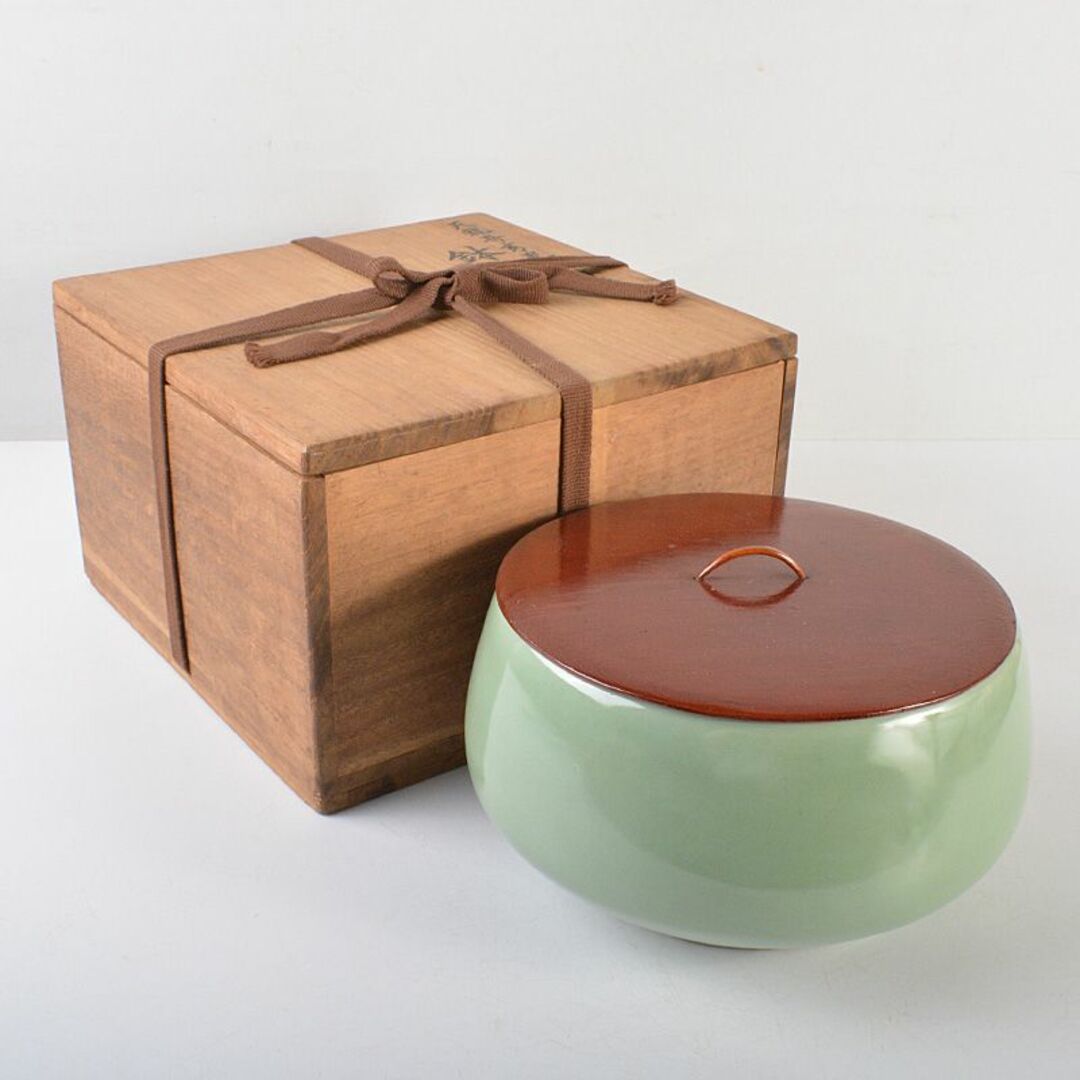 茶道具 平安 加藤渓山作 天龍寺青磁 鉄鉢形鉢 漆蓋付 共箱 M 茶道具 平安 加藤渓山作 天龍寺青磁 鉄鉢形鉢 漆蓋付 共箱 M