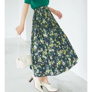 美品♡ La boutique BonBonの花柄プリントギャザースカート柔らかく落ち感のある素材