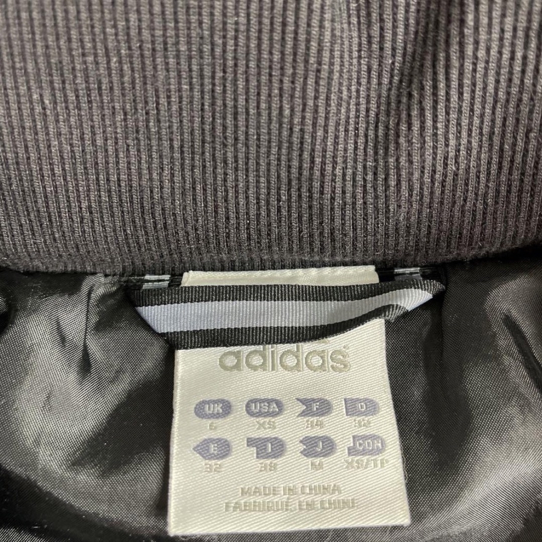 adidas(アディダス)のadidas アディダス　フード付き　ダウンコート ベンチコート レディースのジャケット/アウター(ダウンコート)の商品写真