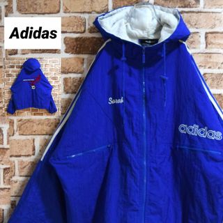 アディダス(adidas)の《アディダス》刺繍ロゴ　フード付き　ブルー　M　厚手ナイロンジャケット(ナイロンジャケット)