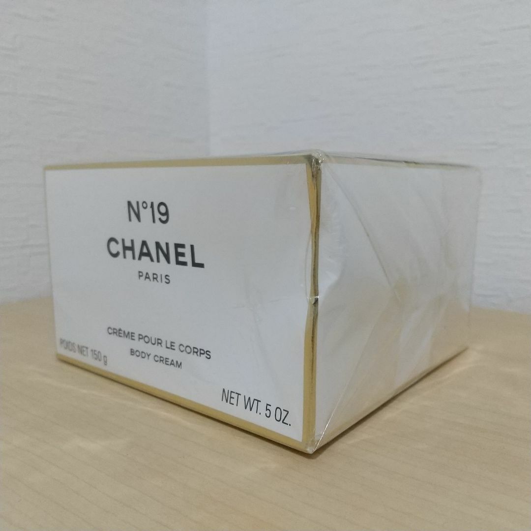 CHANEL(シャネル)のシャネル No19  ボディクリーム  150g コスメ/美容のボディケア(ボディクリーム)の商品写真