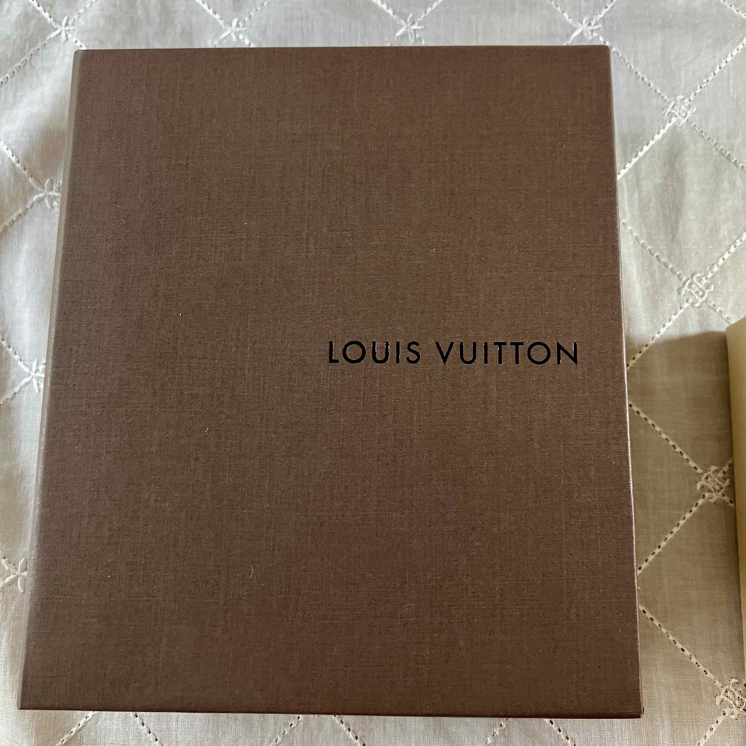 LOUIS VUITTON(ルイヴィトン)のヴィトン　財布用　空箱　袋付き レディースのバッグ(ショップ袋)の商品写真