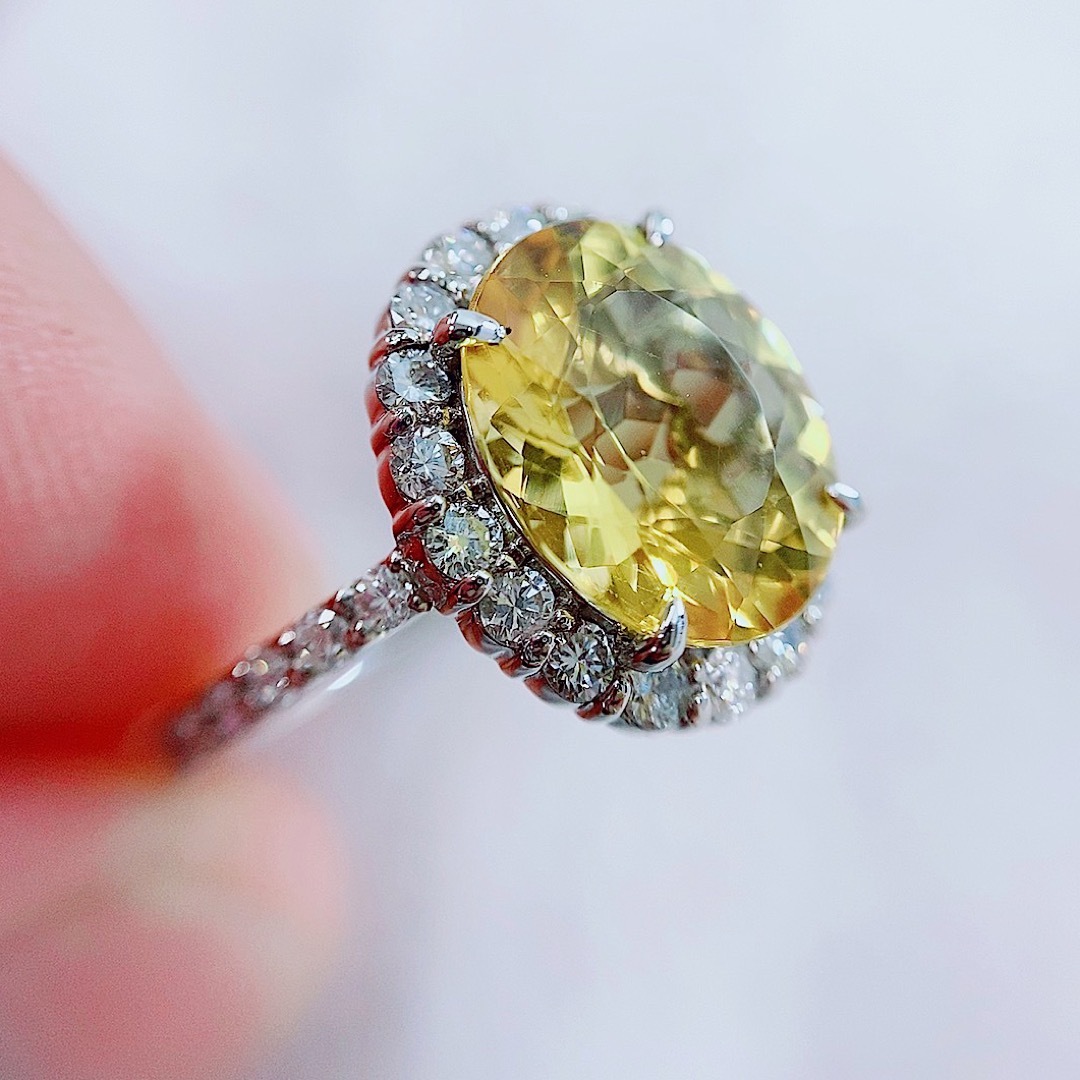 ★3.7ct★✨大粒イエローベリル0.75ctダイヤモンドプラチナリング指輪 レディースのアクセサリー(リング(指輪))の商品写真