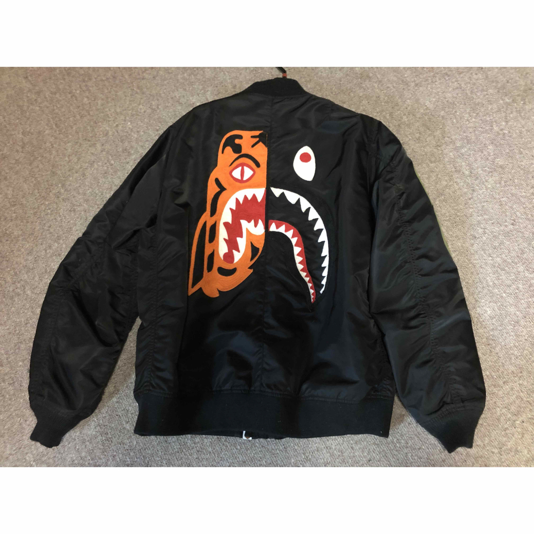 A BATHING APE(アベイシングエイプ)のa bathing ape MA-1 shark tiger メンズのジャケット/アウター(ミリタリージャケット)の商品写真