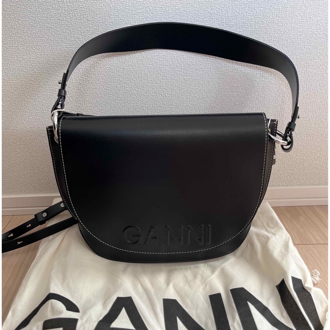 新品タグ付き⭐︎GANNI ガニー Saddle レザーショルダーバッグ