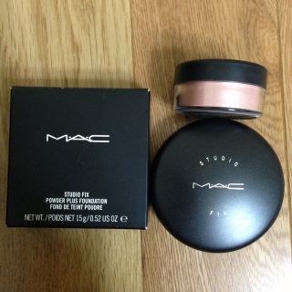 マック(MAC)のMAC ファンデとピンク艶パウダー(その他)