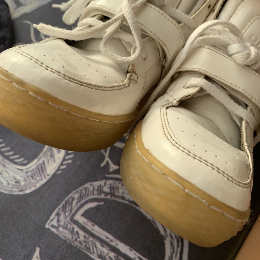DIESEL(ディーゼル)のDIESEL🥾スニーカー👟👟白23cm レディースの靴/シューズ(スニーカー)の商品写真