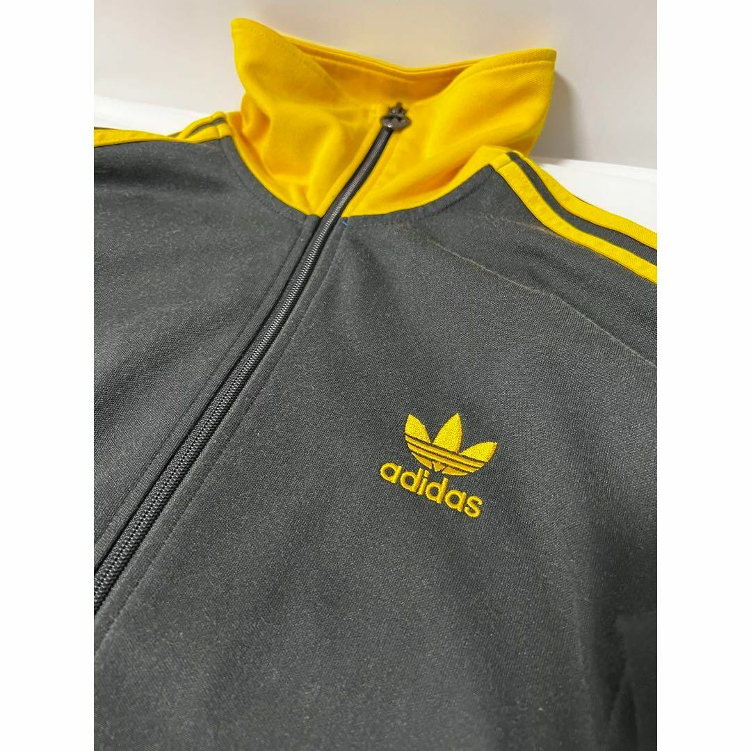 adidas(アディダス)の【希少】adidas アディダス ジャージグレー イエローライン 胸ロゴ レディースのジャケット/アウター(ブルゾン)の商品写真