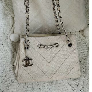 シャネル(CHANEL)のシャネル　チェーンバッグ(トートバッグ)