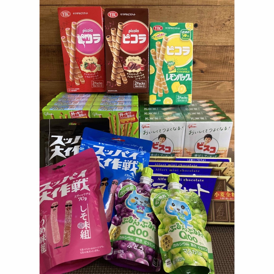 お菓子　詰め合わせ　32点 食品/飲料/酒の食品(菓子/デザート)の商品写真