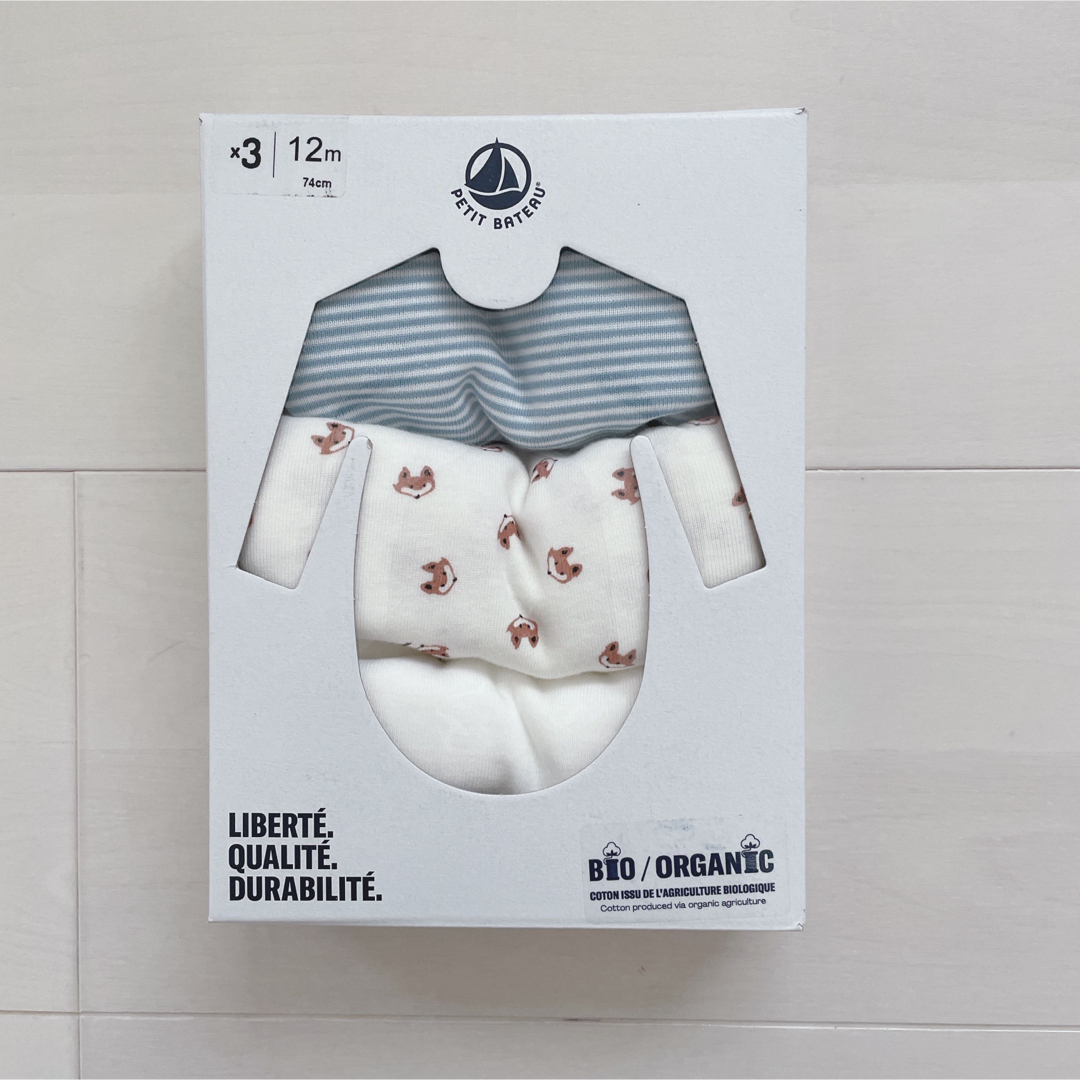 PETIT BATEAU(プチバトー)のプチバトー　長袖ボディ3枚組　12m キッズ/ベビー/マタニティのベビー服(~85cm)(ロンパース)の商品写真