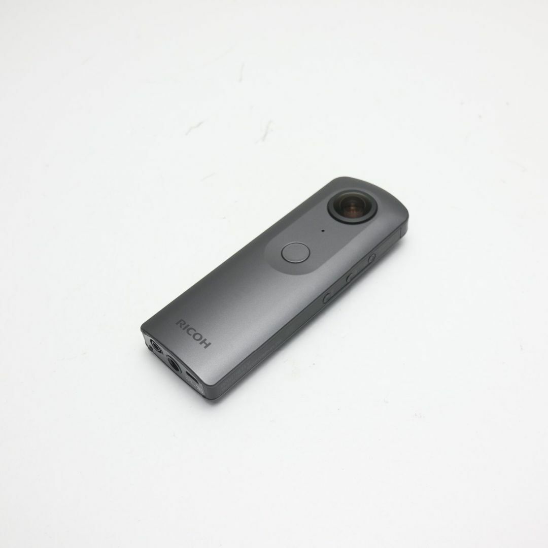 RICOH(リコー)の新品同様 RICOH THETA V ブラック  M111 スマホ/家電/カメラのカメラ(コンパクトデジタルカメラ)の商品写真