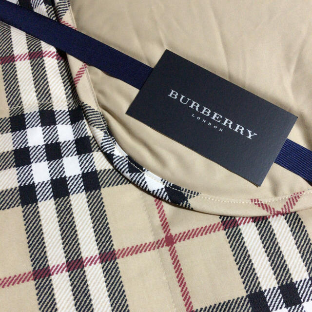 BURBERRY(バーバリー)の【とも様専用】BURBERRY LONDON 羽毛ひざ掛け その他のその他(その他)の商品写真