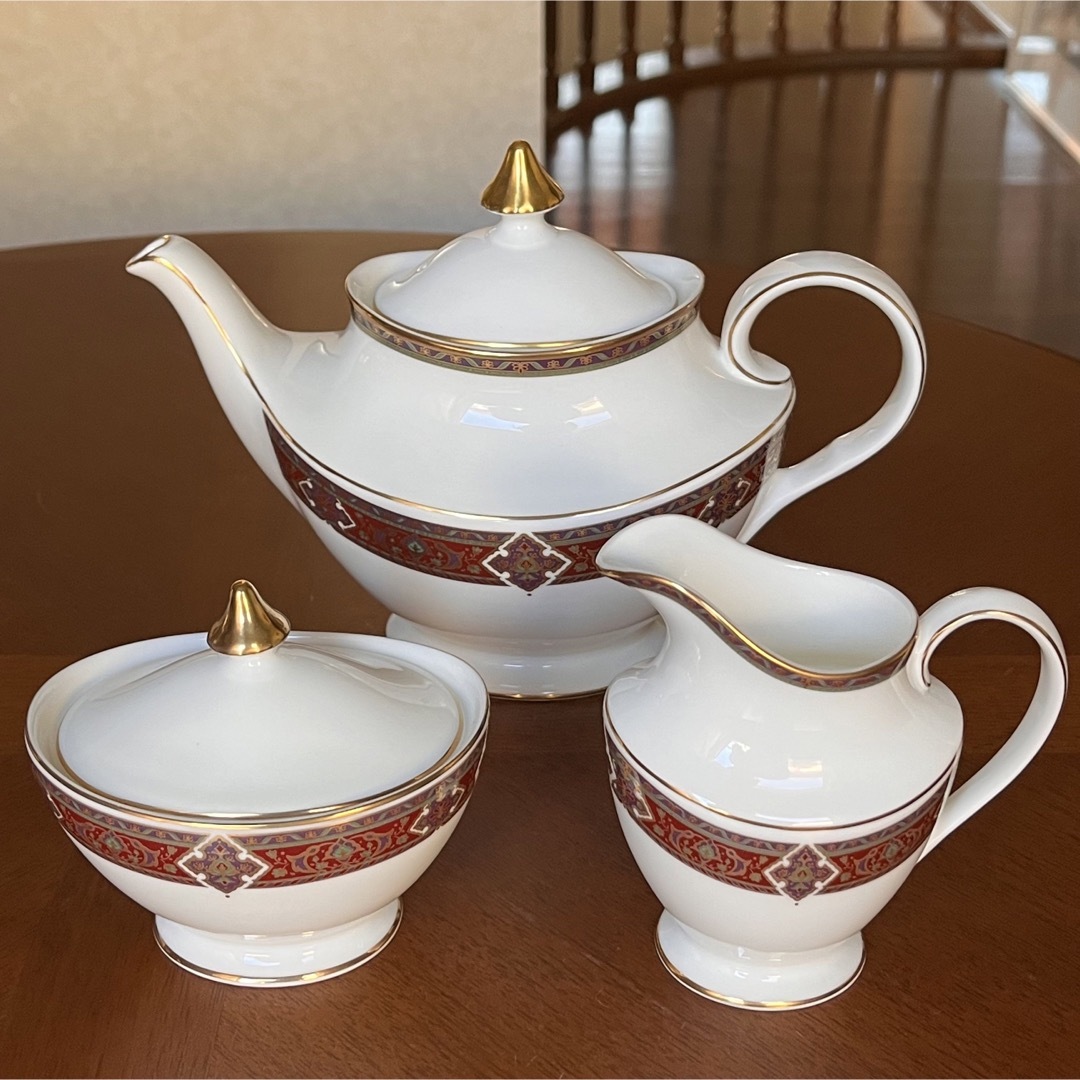 美品】英国製 ロイヤルドルトン☆AXMINSTER☆ティーポット セット 美品】英国製 ロイヤルドルトン☆AXMINSTER☆ティーポット セット
