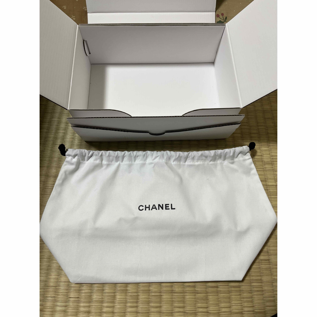 CHANEL(シャネル)のCHANEL シャネル　ノベルティ　巾着ポーチ レディースのファッション小物(ポーチ)の商品写真